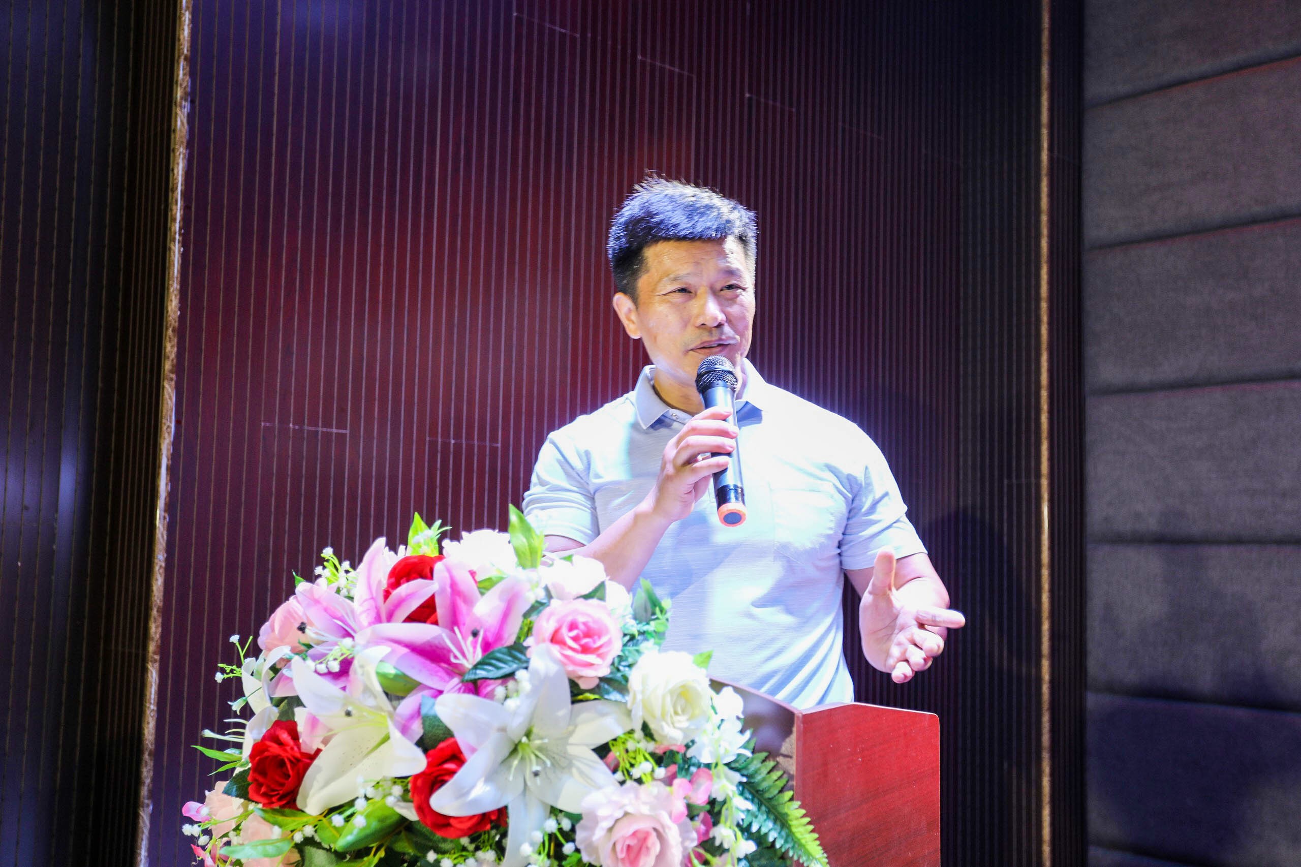 2ȻӰҕV湫˾:ϴȻV޹˾ôӣ