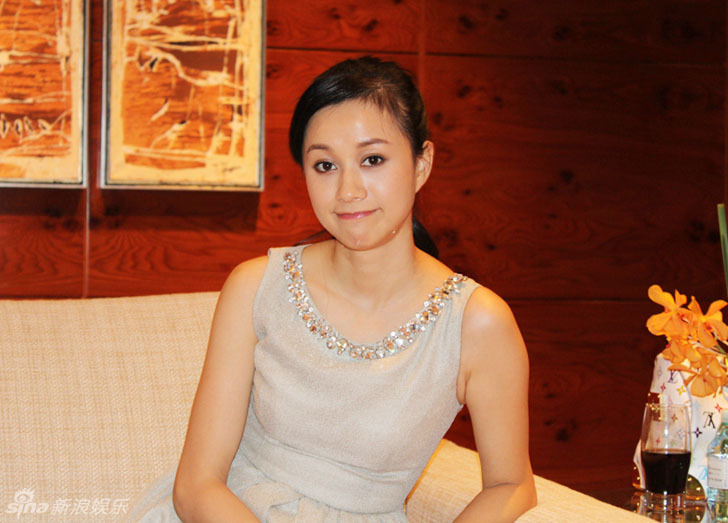 2ߺ睍(ni)V:ߺ睍ڡ fзQă(ni)VԱŮչʾe(cu)